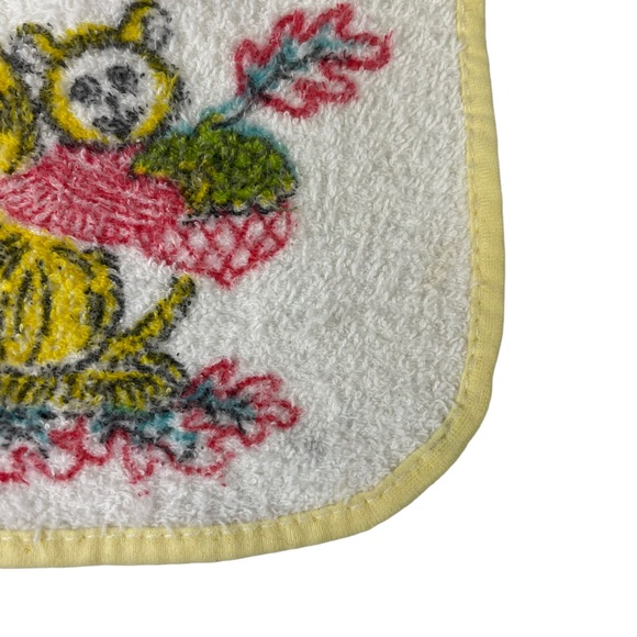 Vintage Squirrel Acorn Oak Leaf Tie-up Baby Bib Infant Nature Red Yellow Photos - Picture 2 of 10